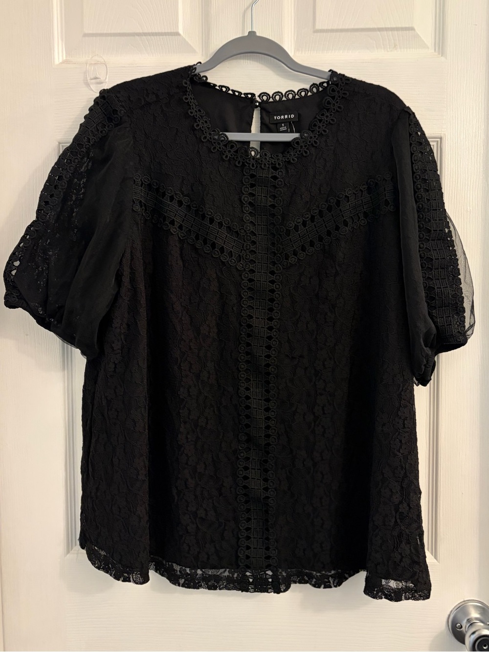 Torrid Black Lace Puff Sleeve Blouse. Size 1X $10